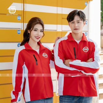 Đồng phục áo gió màu đỏ và trắng